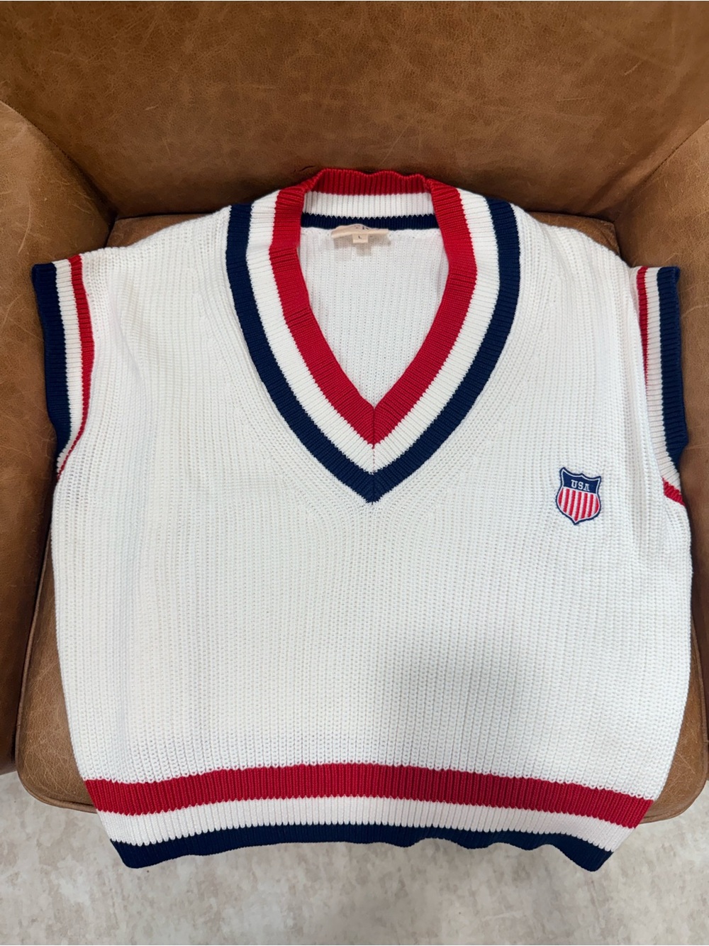 Ellsworth + Ivy White Knit Sleeveless V-Neck Sweater Vest with Red & Navy Trim